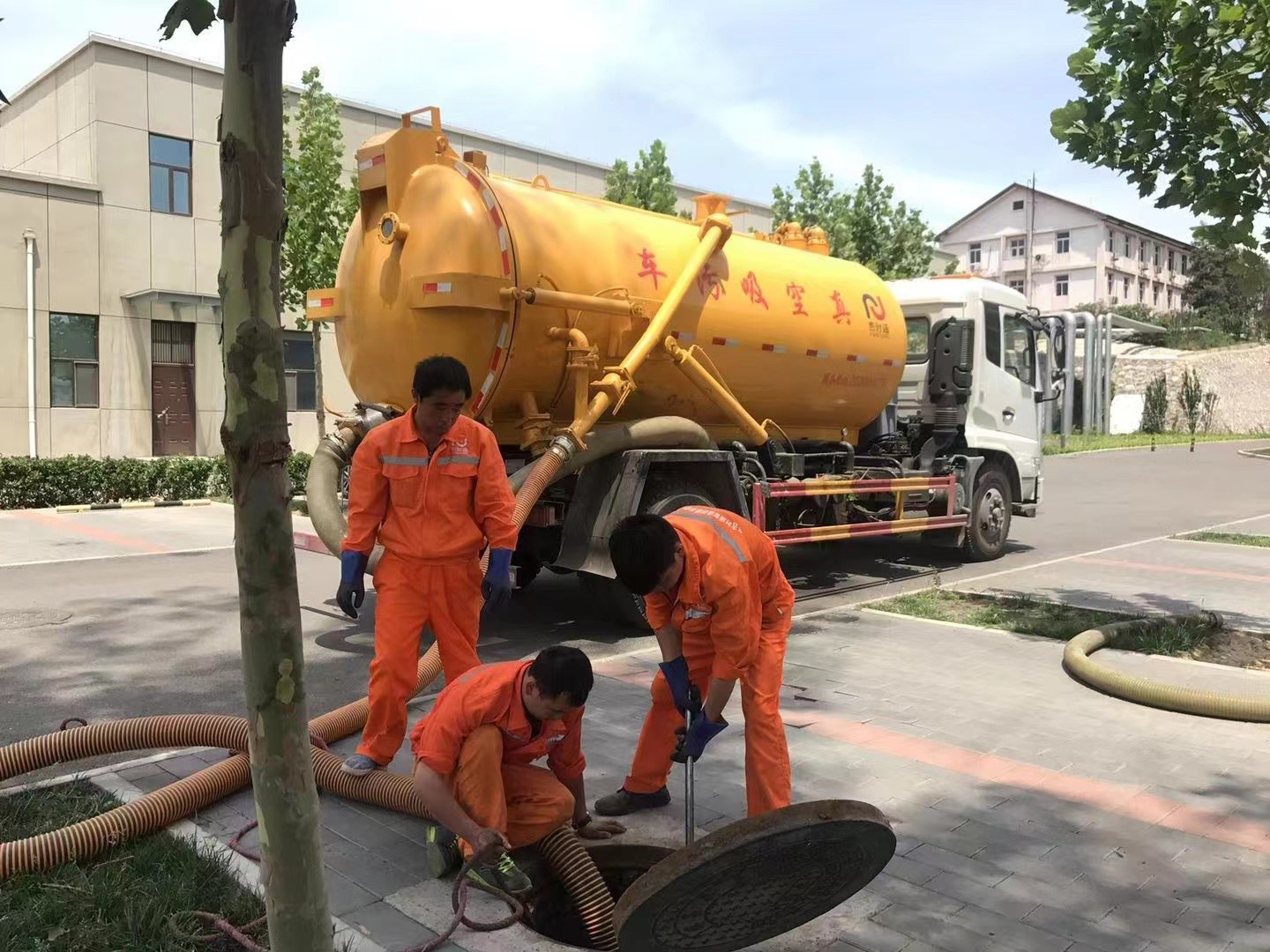 米易化粪池清理与5-8吨吸粪车施工效率分析